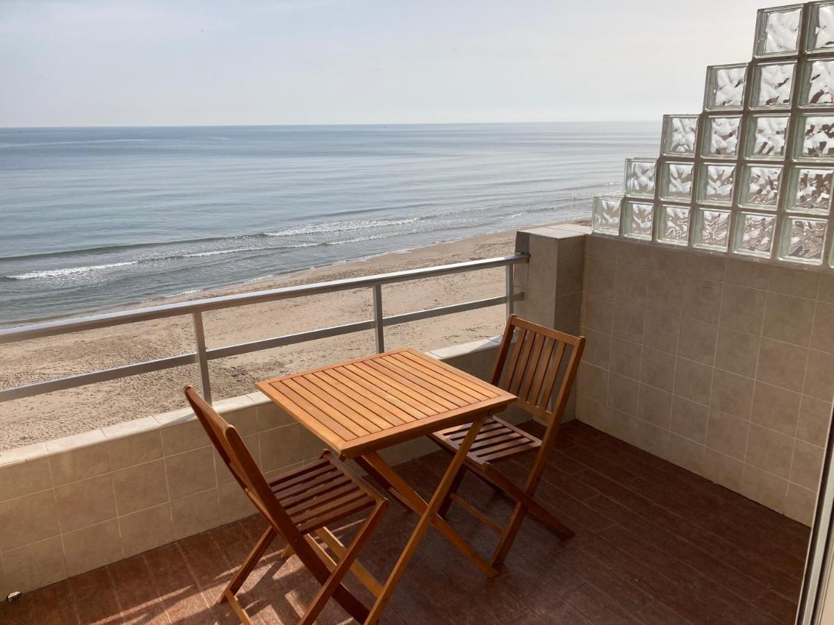 Beachfront Apartment With A Terrace Mareny Barraquetas Екстериор снимка