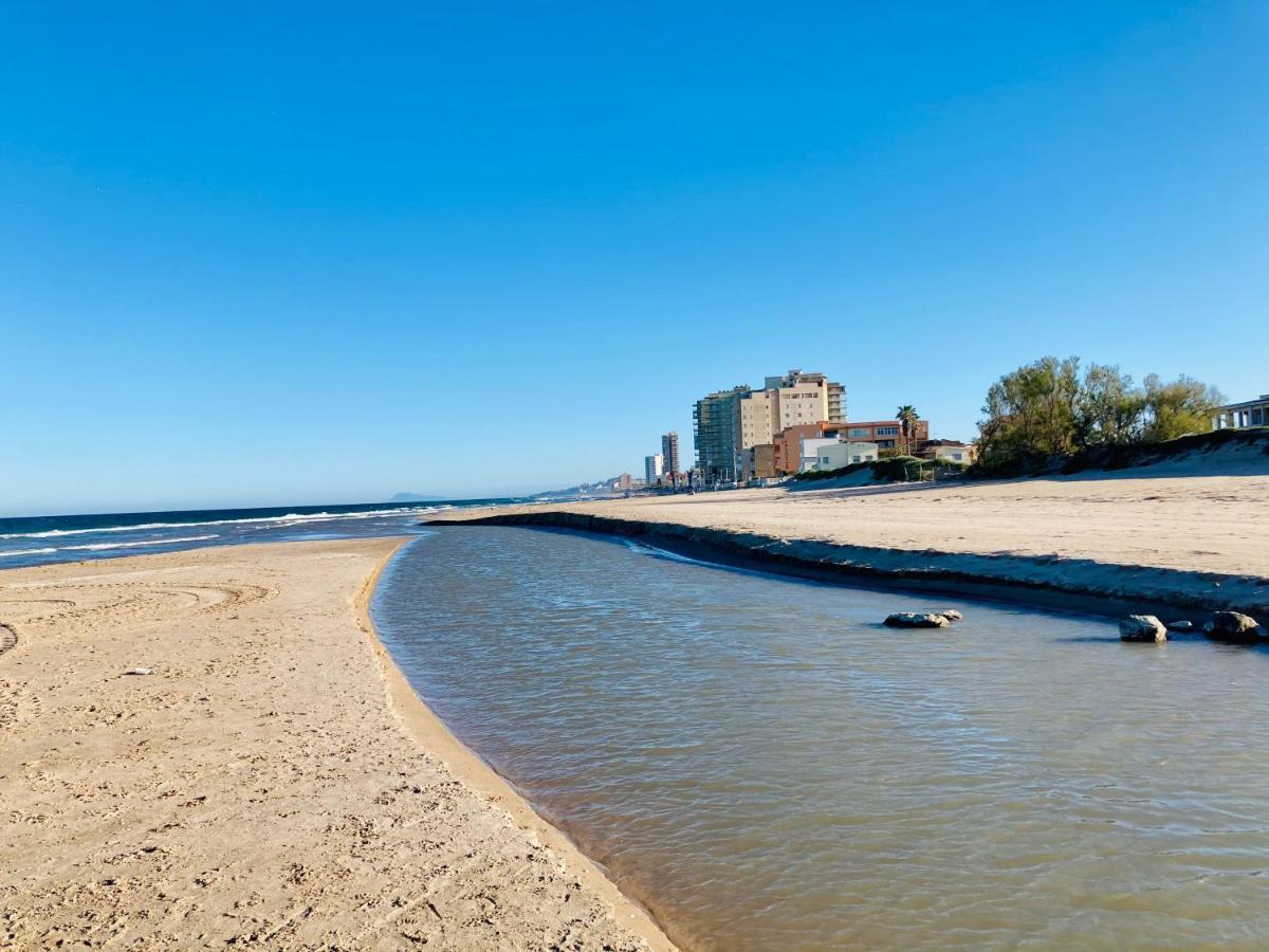 Beachfront Apartment With A Terrace Mareny Barraquetas Екстериор снимка